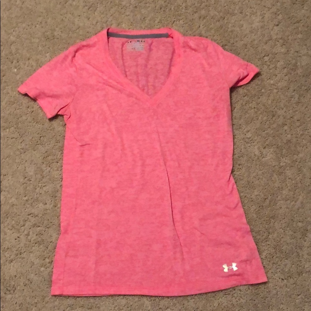 Under Armour V-Neck Semi-Fitted Tee-Women’s size M